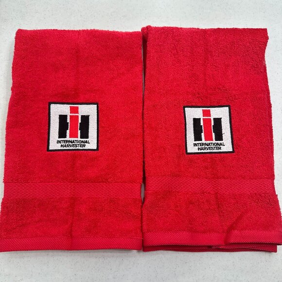 Case IH Towels Embroidered Hand Towel Set Red Bathroom Farm Tractor Decor - Picture 1 of 2